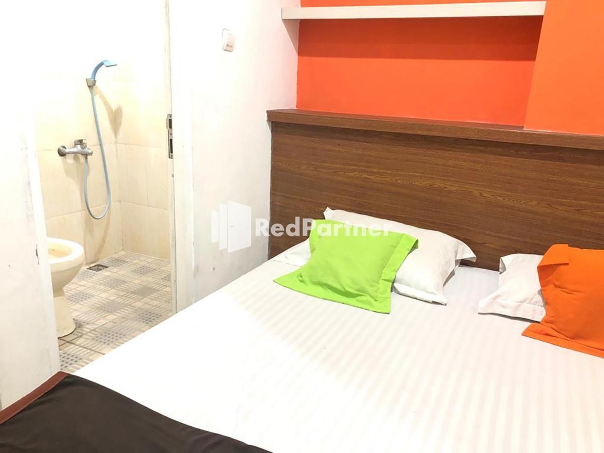 Seungit Syariah Inn Tebet Mitra Reddoorz Jakarta Kültér fotó